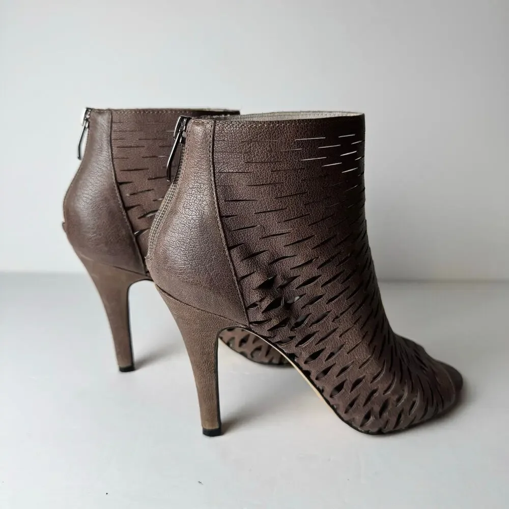 Vince Camuto Kandi Cutout Peep Toe Ankle Booties Brown Leather 7M Boho DateNight